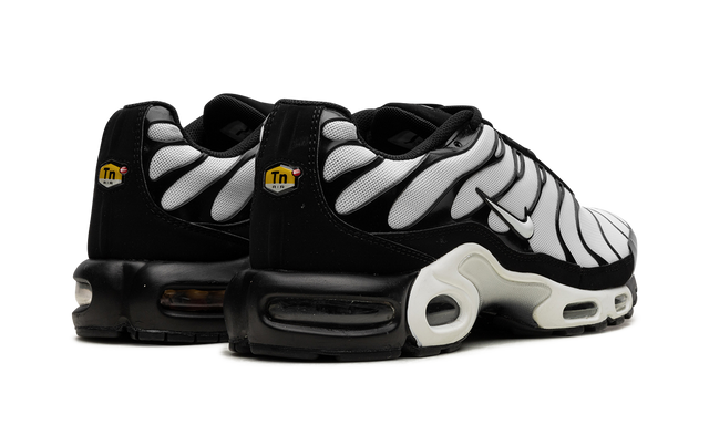 NIKE AIR MAX PLUS "Oreo"