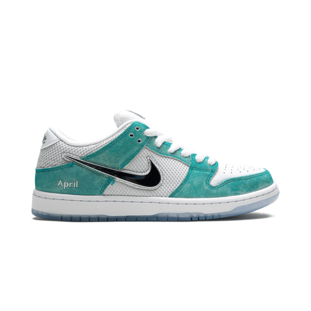 APRIL SKATEBOARDS x NIKE SB DUNK LOW "Turbo Green"
