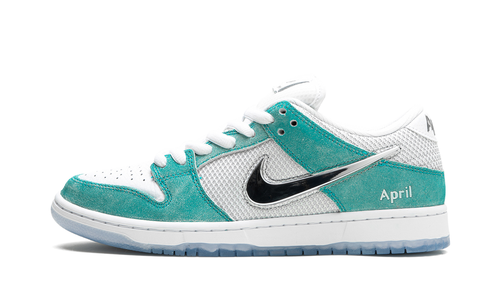 APRIL SKATEBOARDS x NIKE SB DUNK LOW "Turbo Green"