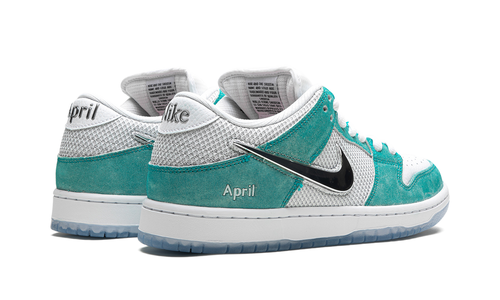 APRIL SKATEBOARDS x NIKE SB DUNK LOW "Turbo Green"