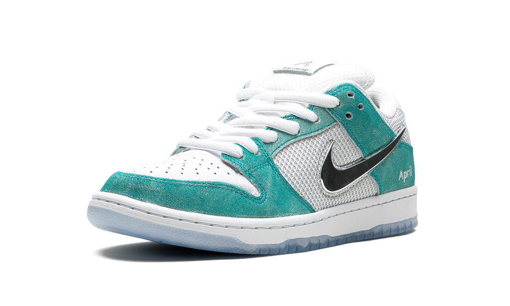 APRIL SKATEBOARDS x NIKE SB DUNK LOW "Turbo Green"