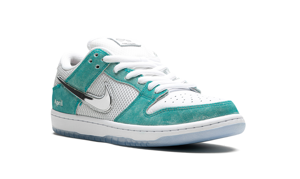 APRIL SKATEBOARDS x NIKE SB DUNK LOW "Turbo Green"