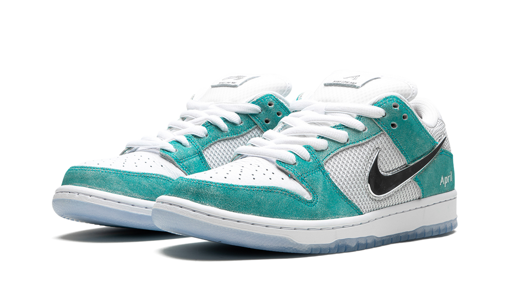 APRIL SKATEBOARDS x NIKE SB DUNK LOW "Turbo Green"