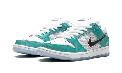 APRIL SKATEBOARDS x NIKE SB DUNK LOW "Turbo Green"